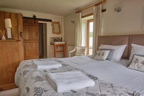 2 bedrooms, soundproofing, iron/ironing board, free cribs/infant beds