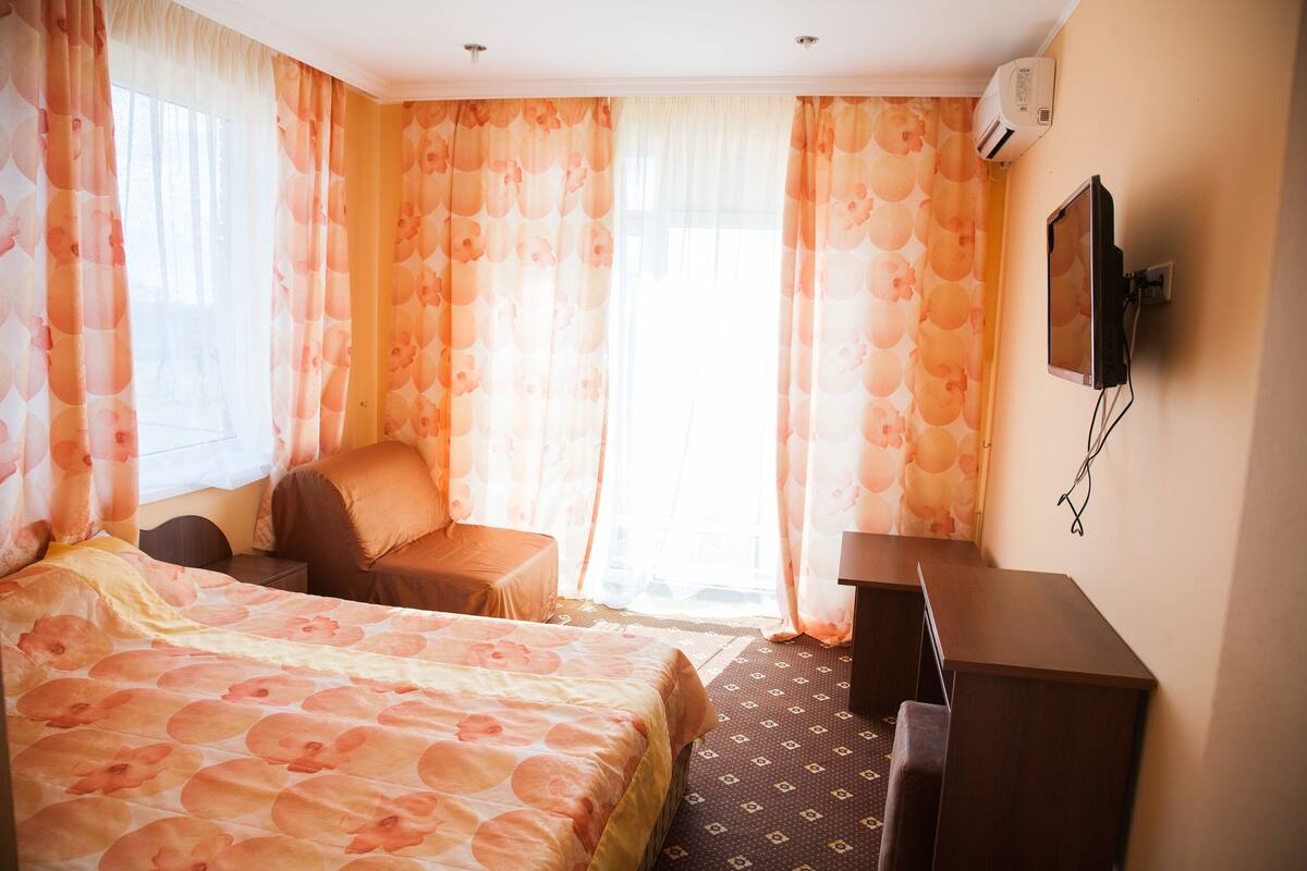 Comfort Double or Twin Room (+ sofa) | Peti besi dalam bilik, meja, seterika/papan seterika
