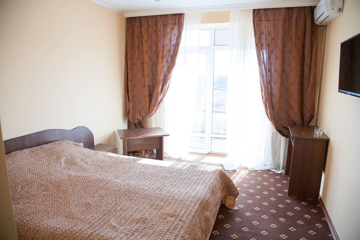 Comfort Double or Twin Room | Peti besi dalam bilik, meja, seterika/papan seterika