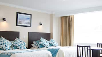 Decoración personalizada, escritorio, insonorización y wifi gratis