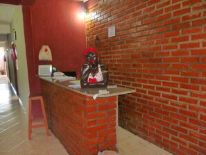 Concierge desk - Petit Hotel Panambi (Puerto Iguazú)