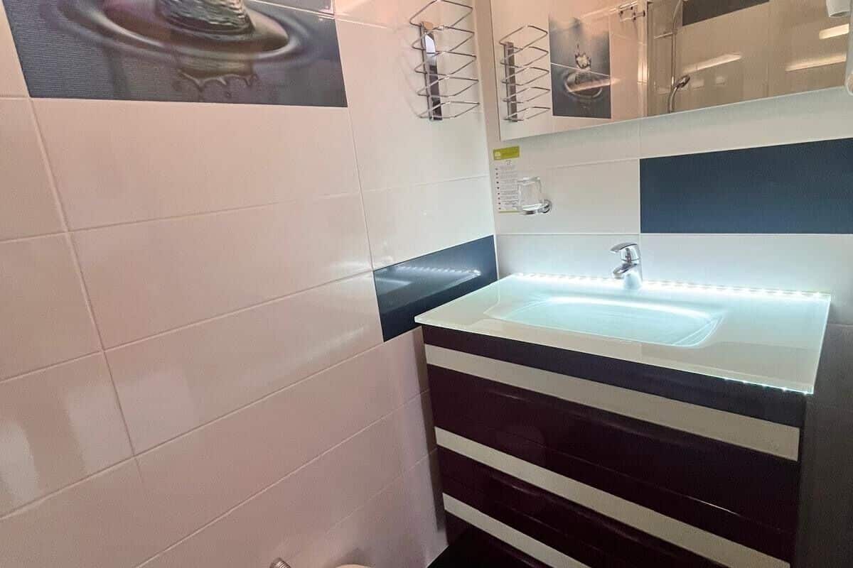 superior double room | bathroom | shower, free toiletries, hair dryer, towels