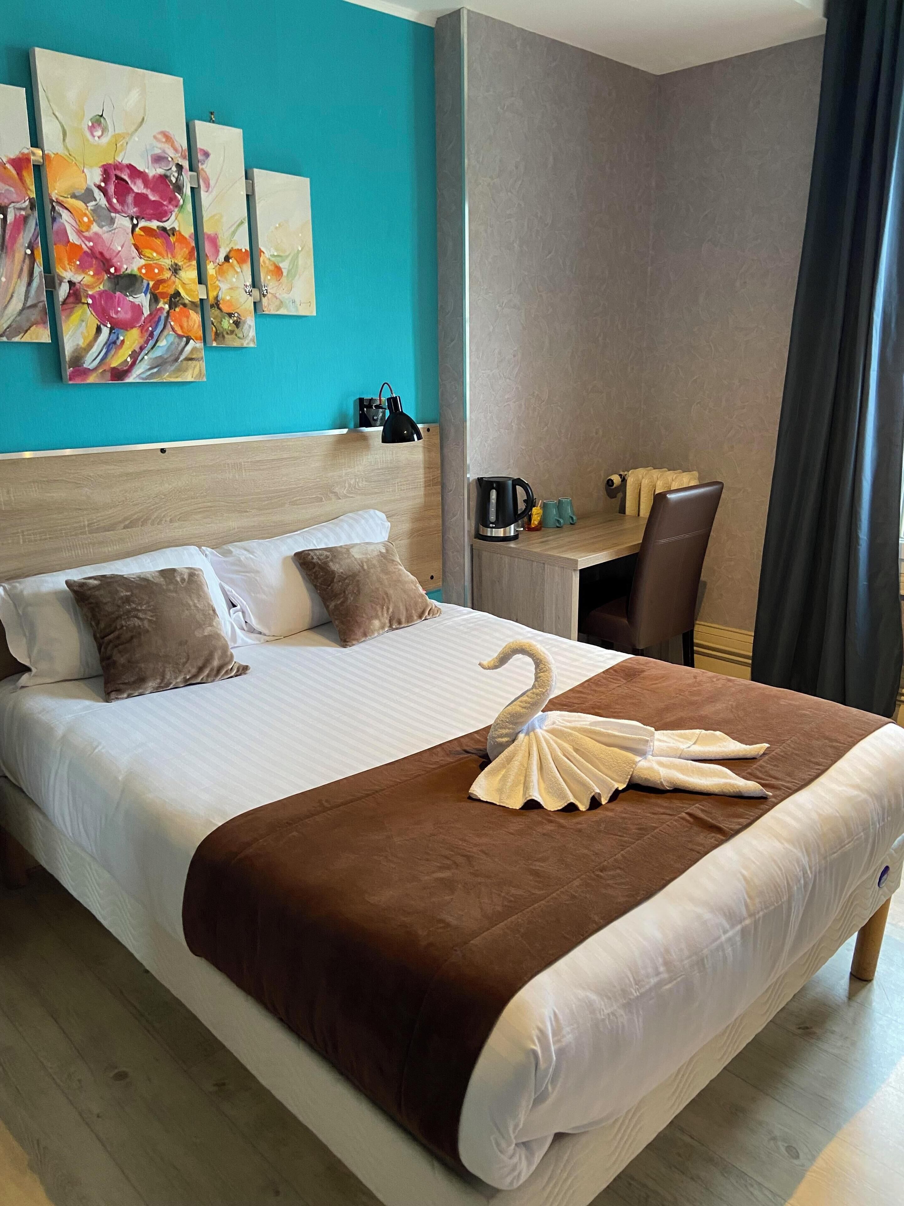 Bureau, rideaux occultants, chambres insonorisées, Wi-Fi gratuit