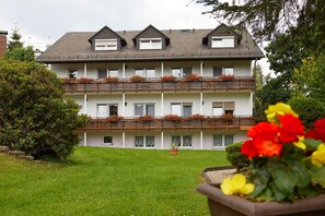 Property grounds - Waldhotel Tannmuehle (Callenberg)