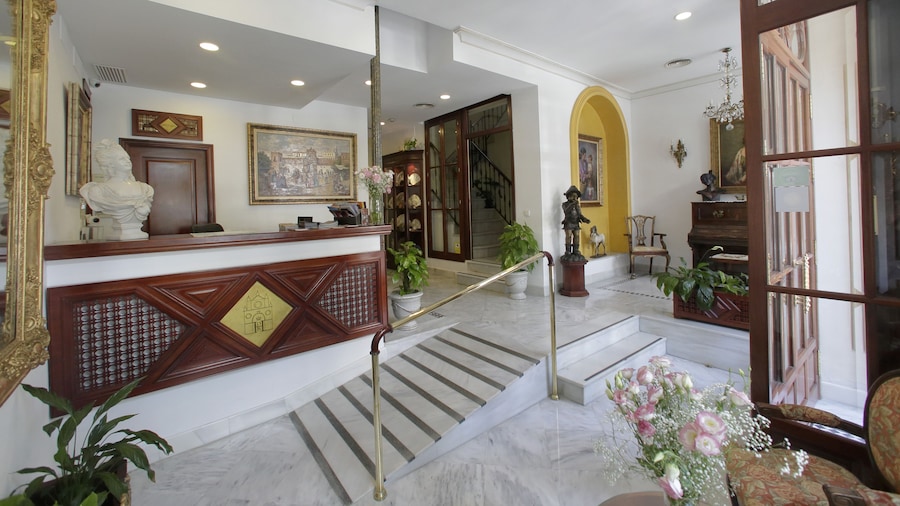 Basic Hotel Puerta de Sevilla