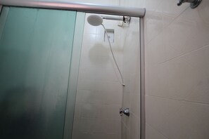 스탠다드 아파트, 침실 2개 | 욕실 | 샤워 시설, 타월