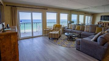 TV connectée, lecteur de DVD, livres, chaßne hi-fi