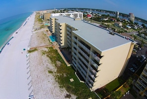 Exterior - GREAT FOR FAMILIES- Huge 3/3 Gulf-Front Condo with 32' Balcony (Fort Walton Beach)
