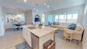 Unclassified image, 5 of 41, button