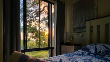 4 bedrooms, desk, iron/ironing board, travel cot