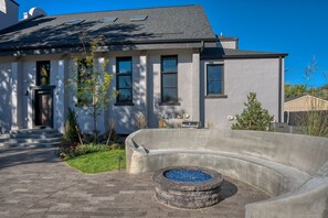Exterior - Ideal for Large Groups: 6bd/7ba, Sleeps 18 (Denver)