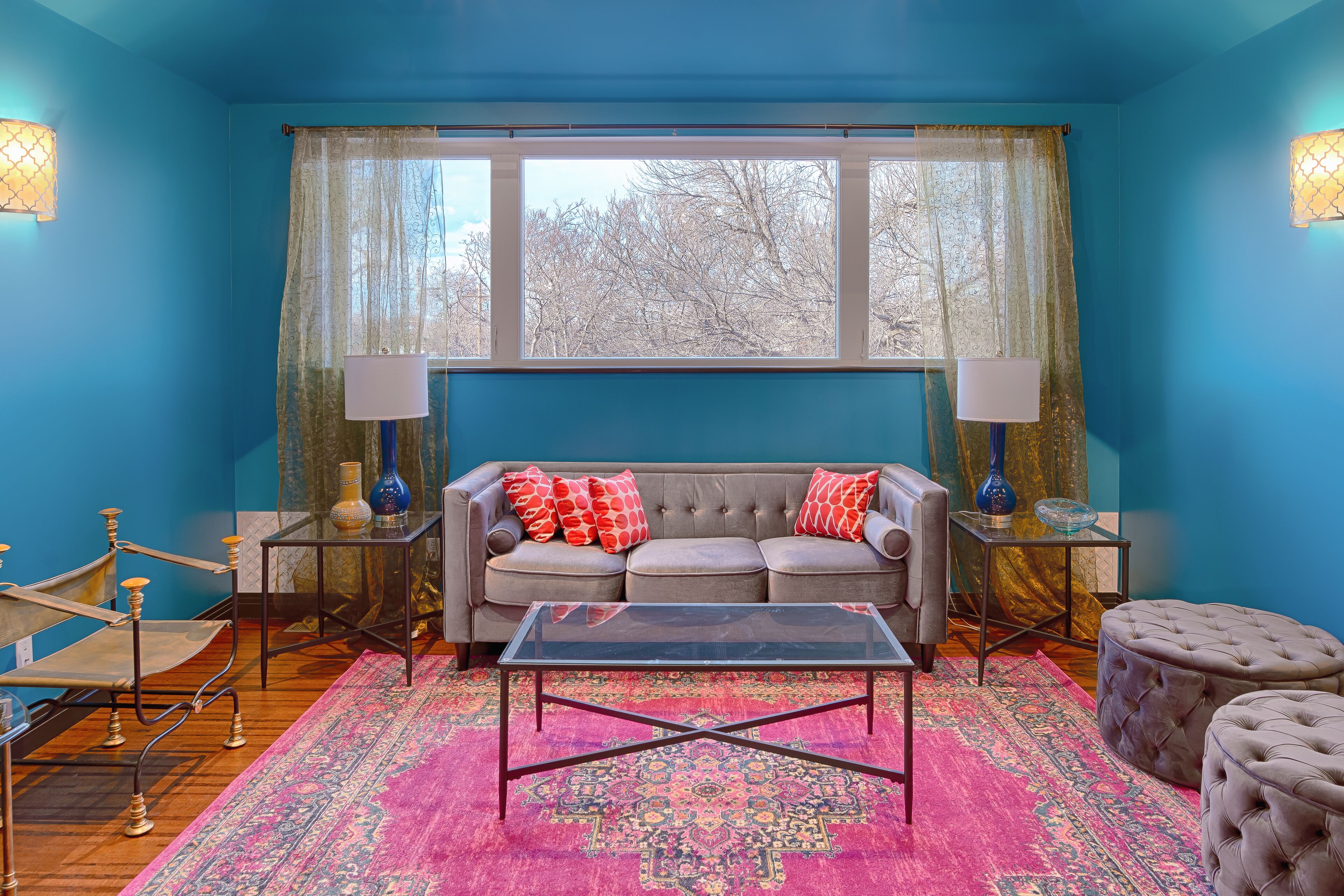 Smart TV, fireplace, DVD player, table tennis