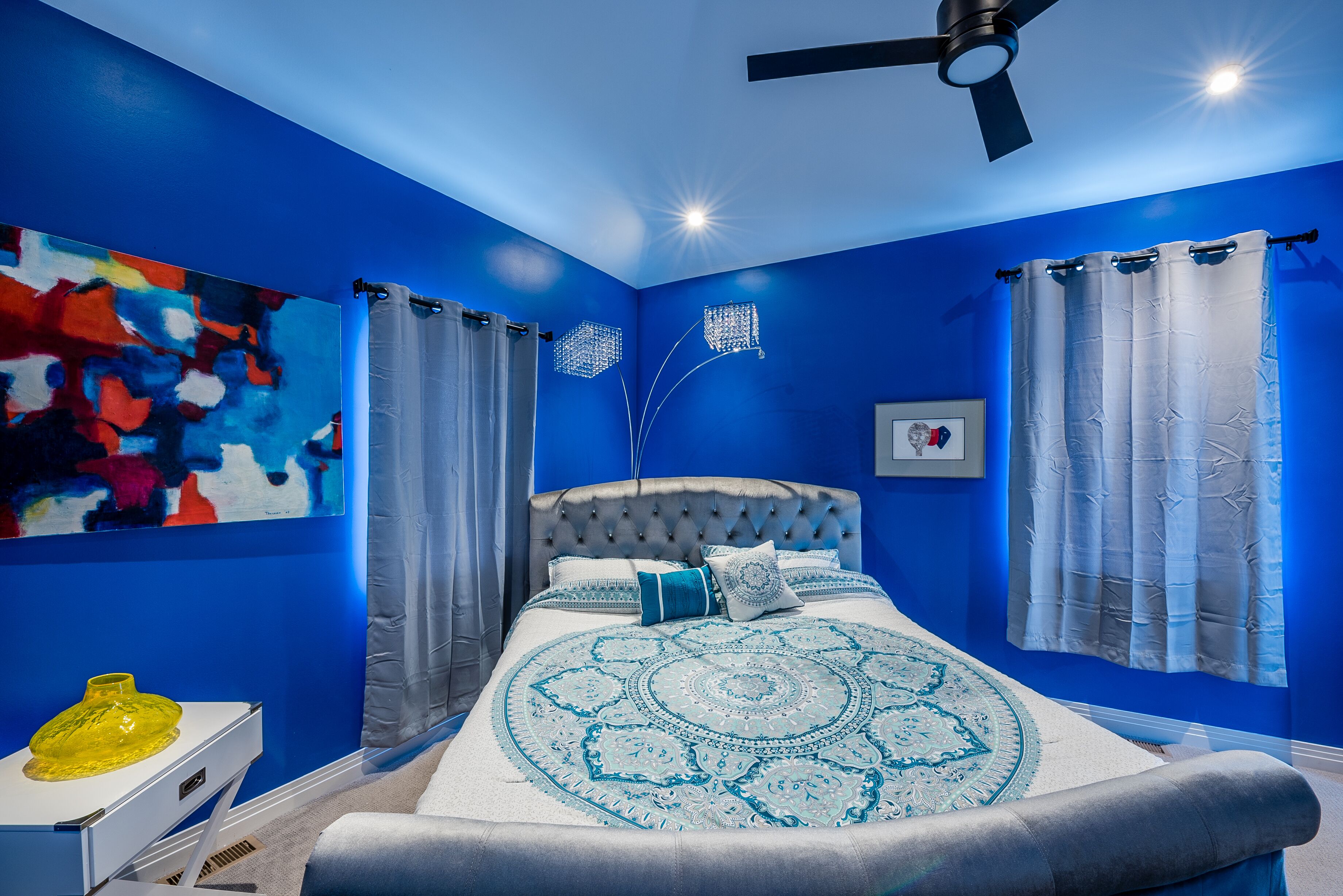 6 bedrooms, desk, iron/ironing board, free WiFi