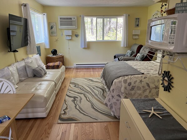 In-room safe, iron/ironing board, free WiFi, bed sheets