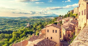 Exterior - Villa with private pool, hot tub, air conditioning, Wi-fi in Val d'Orcia.  (Radicofani)
