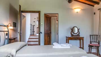 5 Schlafzimmer, Bügeleisen/Bügelbrett, kostenloses WLAN, Bettwäsche