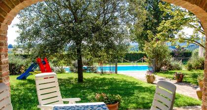Villa with private pool, air conditioning at 1km from shops and restaurants