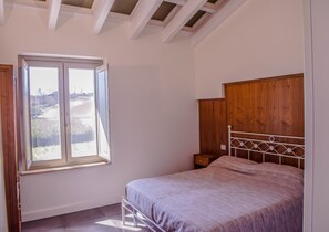 6 bedrooms, iron/ironing board, free WiFi, bed sheets