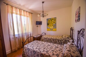 6 habitaciones, tabla de planchar con plancha y wifi gratis 