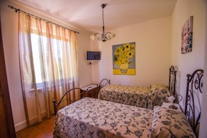 6 habitaciones, tabla de planchar con plancha y wifi gratis