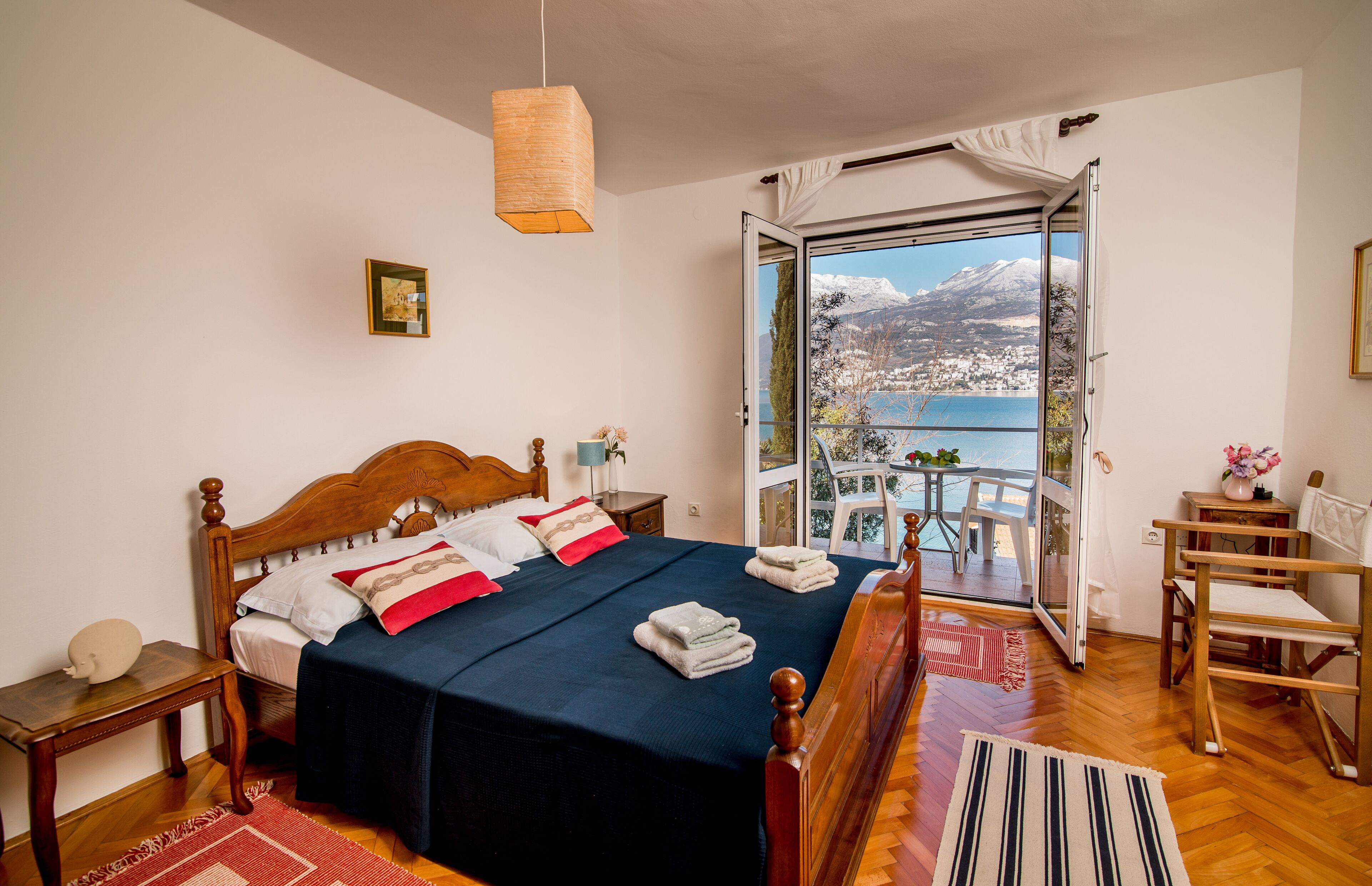 6 soverom, strykejern/-brett, internettilgang og sengetøy