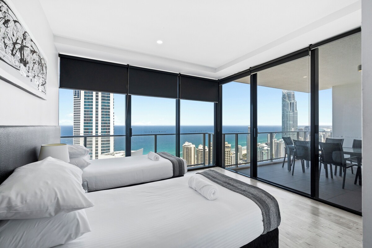 Lvl 45 Designer Apartment, 2 Bedrooms, 2 Bathrooms, Ocean View | In-room safe, iron/ironing board, cribs (surcharge)