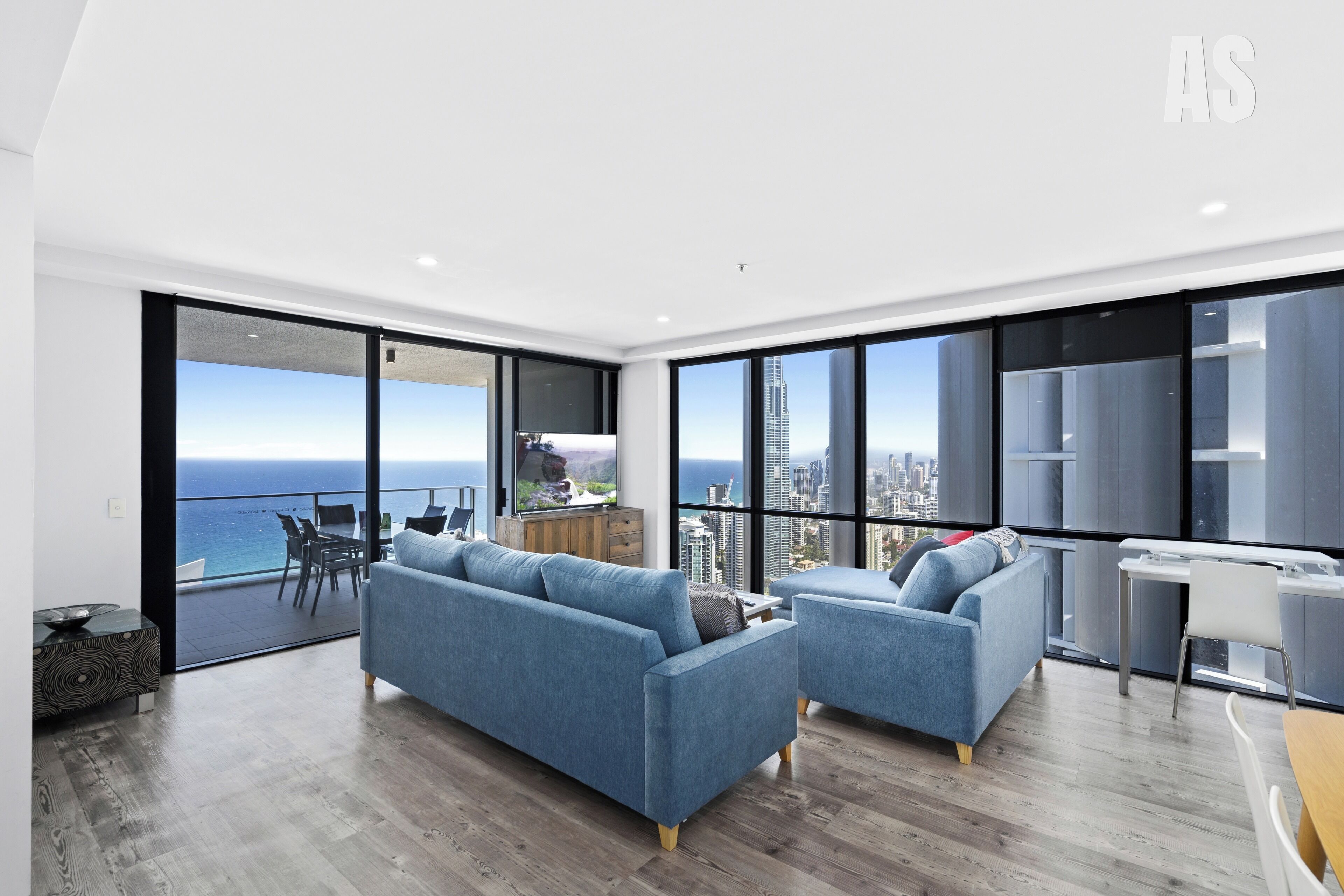 Lvl 45 Designer Apartment, 2 Bedrooms, 2 Bathrooms, Ocean View | In-room safe, iron/ironing board, cribs (surcharge)