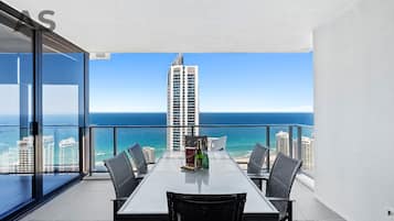 Lvl 45 Designer Apartment, 2 Bedrooms, 2 Bathrooms, Ocean View | Sacada