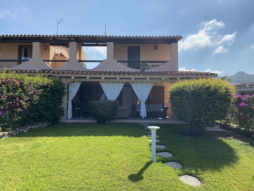 Ca’ Giulia Baja Sardinia-Costa Smeralda. Lovely sea view villa with garden. 
