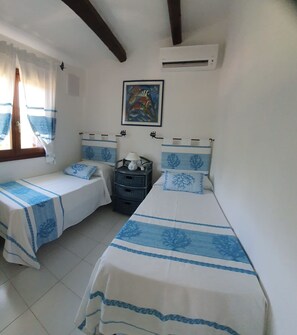 3 chambres, fer et planche à repasser, lit parapluie, Wi-Fi gratuit