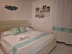 3 slaapkamers, een strijkplank/strijkijzer, reisbedje, gratis wifi