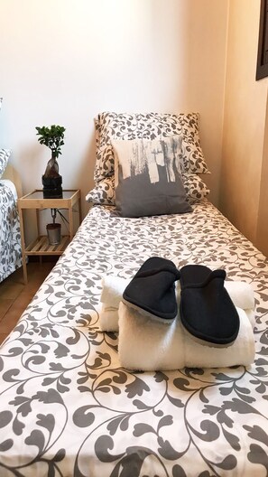 3 bedrooms, travel crib, free WiFi, bed sheets - Green flat in between Milano ande Monza (Desio)