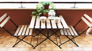 Outdoor dining - Green flat in between Milano ande Monza (Desio)