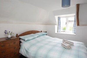 2 chambres, fer et planche à repasser, lit parapluie, Wi-Fi gratuit