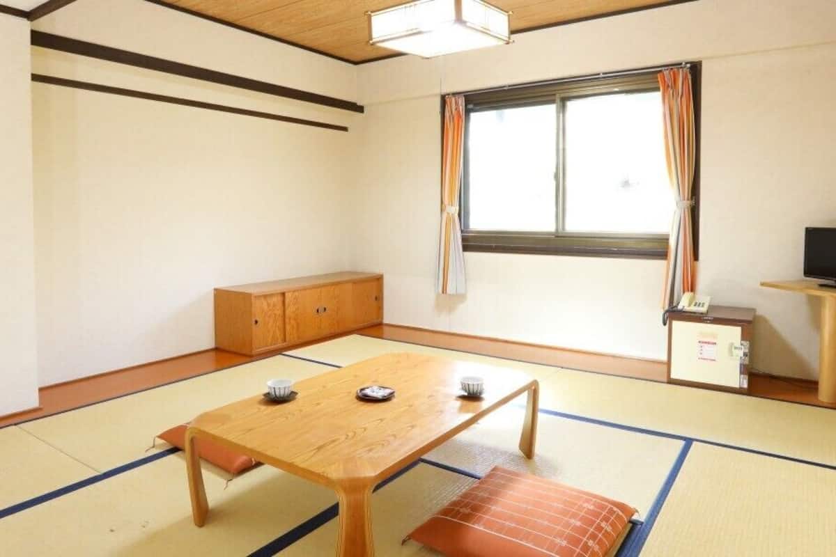 Traditional Room, Private Bathroom | 1 bedroom, in-room safe, individually decorated, free WiFi