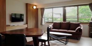 Caja de seguridad en la habitación y decoración personalizada 