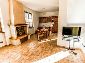 Interior - House with private pool, large garden at 6km from Todi. Panoramic views!!! (Todi)
