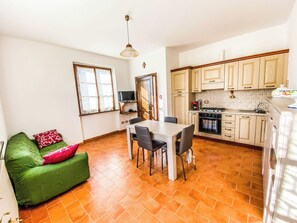 Interior - House with private pool, large garden at 6km from Todi. Panoramic views!!! (Todi)