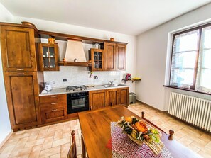 Réfrigérateur, four, plaque de cuisson, lave-vaisselle
