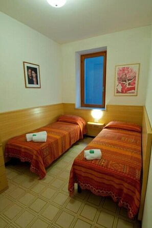 2 makuuhuonetta, Wi-Fi, vuodevaatteet