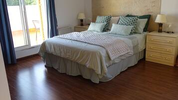 3 Schlafzimmer, Bügeleisen/Bügelbrett, kostenloses WLAN, Bettwäsche