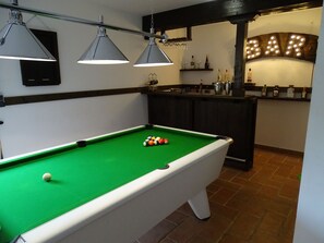 Games room - PRIVATE VILLA - with pool & hot tub, near Isla Cristina, Ayamonte & Islantilla (Isla Cristina)