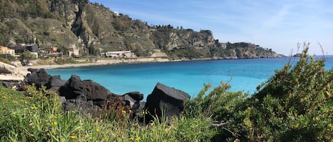 Plage, chaises longues