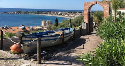 *Luxury* VILLA VITTORIO* Taormina, Etna & SEAVIEW