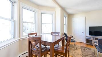 Apartment | In-room dining