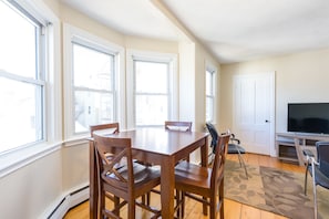 Apartment | In-room dining