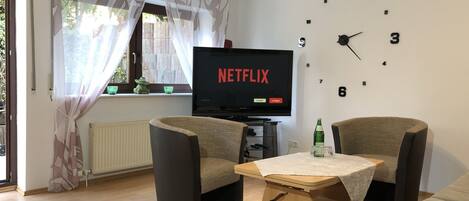 Smart TV, DVD player, videoteca, aparelho de som