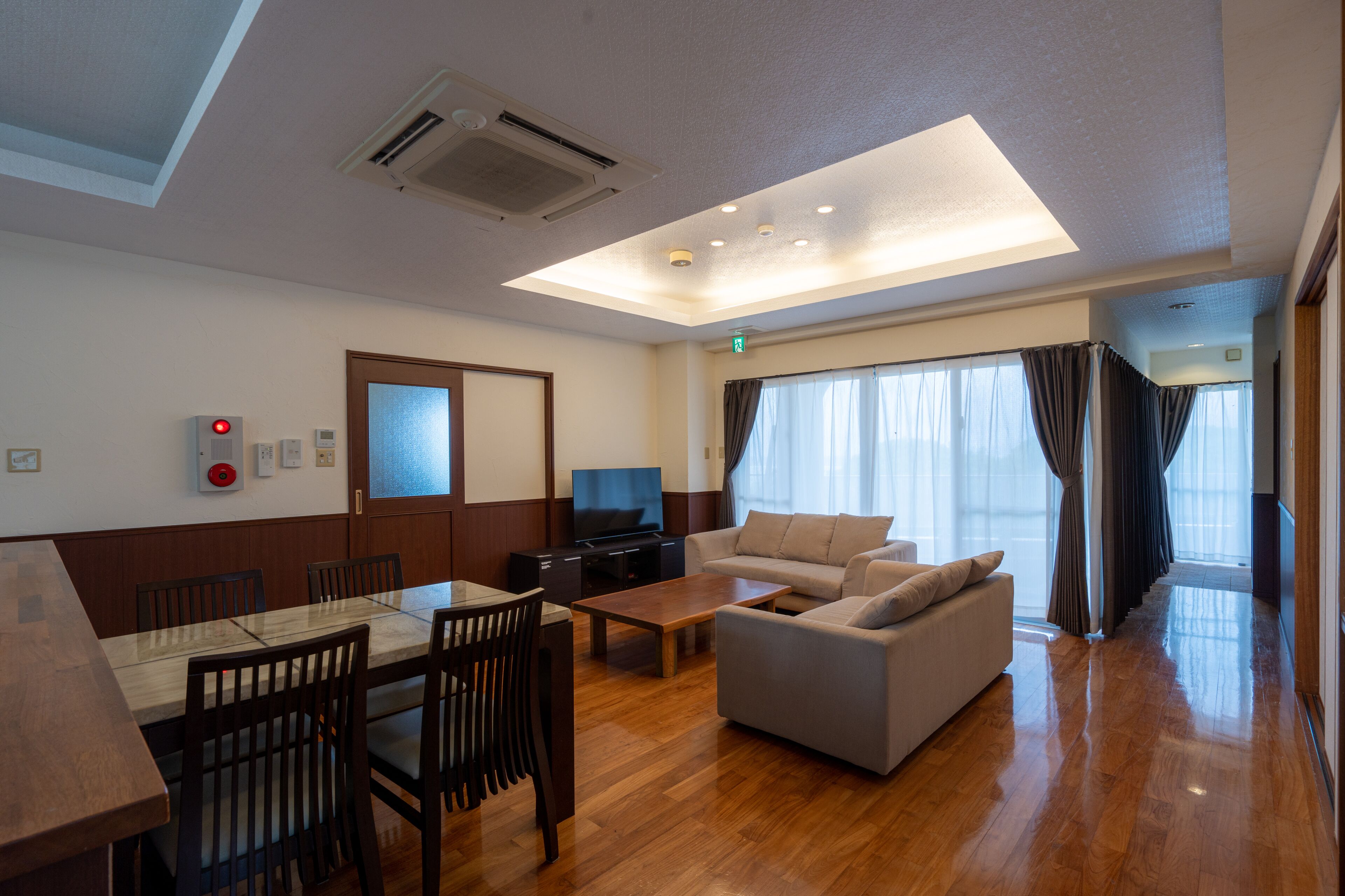 빌라 | 거실 공간 | 평면 TV, DVD 플레이어