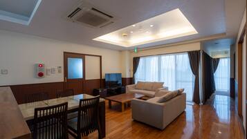 Villa | Oppholdsområde | Flatskjerm-TV og DVD-spiller