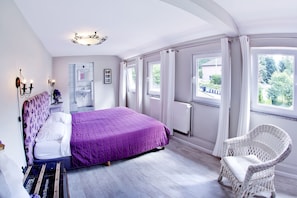 9 bedrooms, iron/ironing board, WiFi